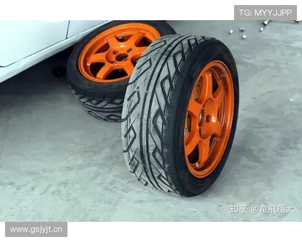 瑞安·洛赫特训练完顺手买了辆超跑，说是为了“放松心情”