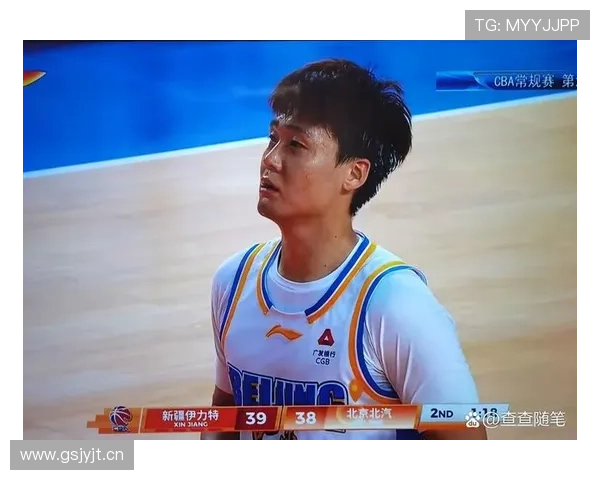 赵睿赛场上狂飙三分，球鞋却被吐槽像街头老男孩…这反差也太真实了吧！